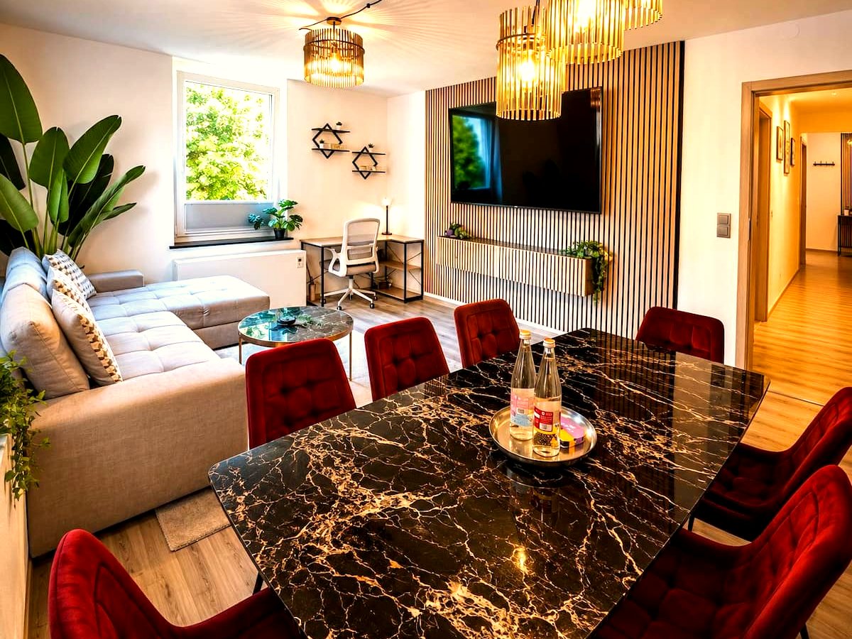 Luxx Home RV - Modernes 3-Zimmer-Apartment | Parkplatz | Self Check-in, Foto 2
